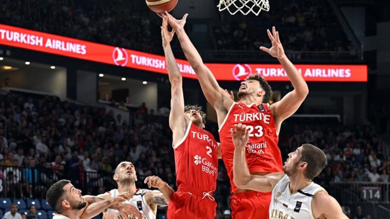 A Milli Erkek Basketbol Takımı yarı finali garantiledi