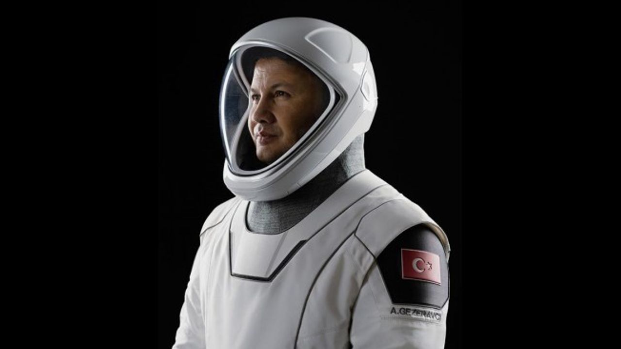Alper Gezeravcı ilk Türk astronot unvanını aldı