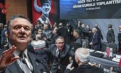 Beşiktaş Divan Kurulu'nda kavga! Hasan Arat'a kürsüde saldırı