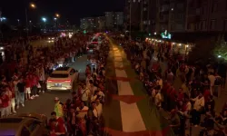 Konya’da İspanya Milli Takımı, Filistin bayraklı kortejle karşılandı