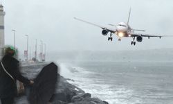 İstanbul'da hava ulaşımına rüzgar engeli! Uçaklar havada tur attı
