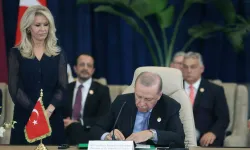 Dünyanın konuştuğu imza! 'Erdoğan'ın imzası yeni bir dönemin habercisi'
