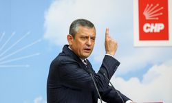 CHP'li 16 eski vekilden Özel'e deklarasyon