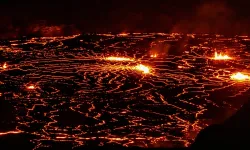 Hawaii'deki yanardağ patladı: Bölgeden korkunç görüntüler kameralara yansıdı!