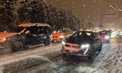 Valilik ve AKOM'dan son dakika açıklamaları! İstanbul'un 5 ilçesi için kar uyarısı geldi..