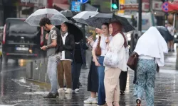 İstanbul’da Sağanak Etkili Oldu: Caddelerde Su Birikintileri, Trafikte Aksamalar Yaşandı