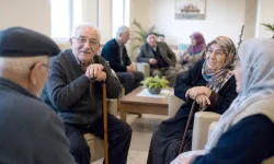 Türkiye yaşlanıyor, huzurevleri alarm veriyor! Bakanlık harekete geçti