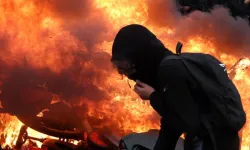 Belçika polisinden protestoculara endişelendiren müdahale: Sokaklar karıştı