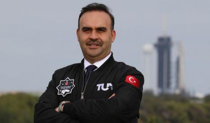 Bakan Kacır, Türkiye'nin uydu, roket ve insanlı uzay misyonu projelerini paylaştı