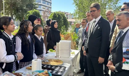 Van Erciş'te liselilerden Gazze kermesi