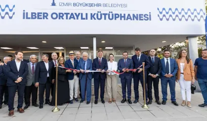 Prof. Dr. İlber Ortaylı İzmir'de kendi adını taşıyan kütüphaneyi açtı