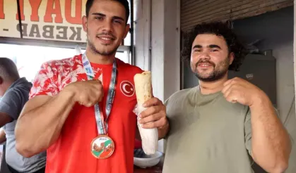 Kebap tezgahında keşfedilin Denizcan Uçar milli takıma çağrıldı: Dünya 3.'sü oldu