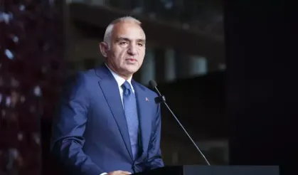 Bakan Ersoy duyurdu: Çarşamba günleri sinema biletleri 120 lira olacak