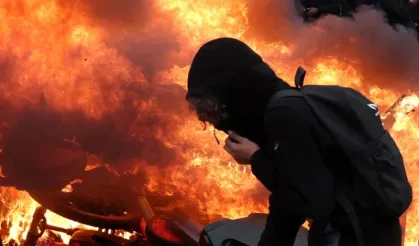 Belçika polisinden protestoculara endişelendiren müdahale: Sokaklar karıştı
