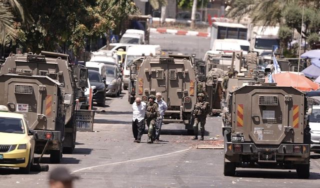 İsrail ordusu, Batı Şeria'nın El-Bire ve Nablus kentlerine baskın düzenledi