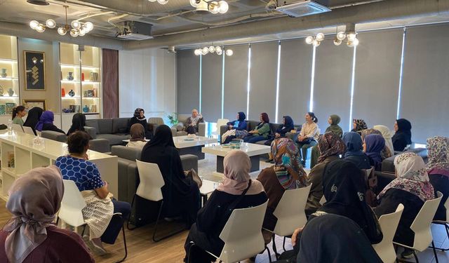 Hanım Sahabelerin İzinde: Zehra Çevik Hoca Hanım'ın Rehberliğinde GastroSanat'ta Manevi Yolculuk