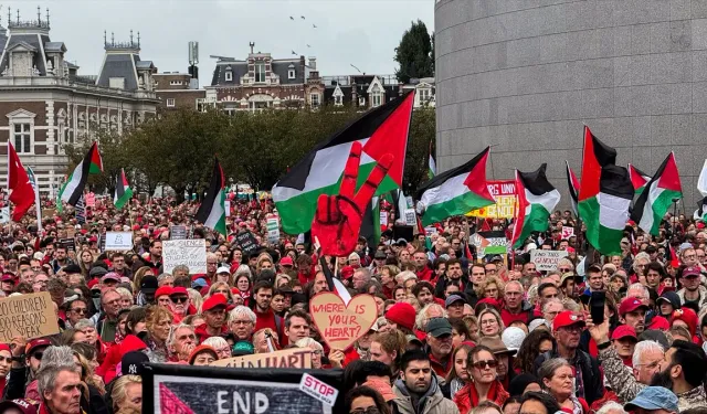 Hollanda'da İsrail protestosu: 250 bin kişi hükümete karşı sokaklara döküldü