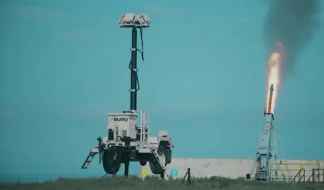 GÖKSUR IIR füzesi havadaki hedefi tam isabetle vurdu