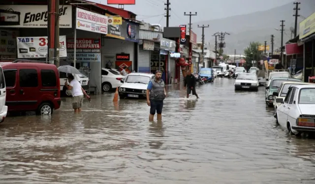 Muğla'yı sağanak ve fırtına vurdu!