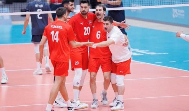 Erkek Milli Voleybol Takımı'ndan gümüş madalya