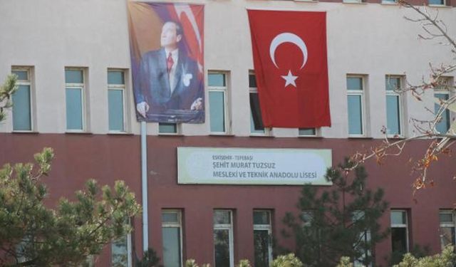 Lise öğrencisi, yediği gıdadan zehirlendi!