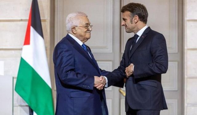 Macron ile Filistin Devlet Başkanı Abbas bir araya geldi