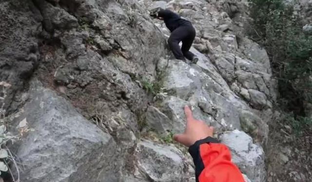 Yürüyüşe çıktıkları dağda mahsur kaldılar, yardımlarına JAK ve AFAD ekibi yetişti