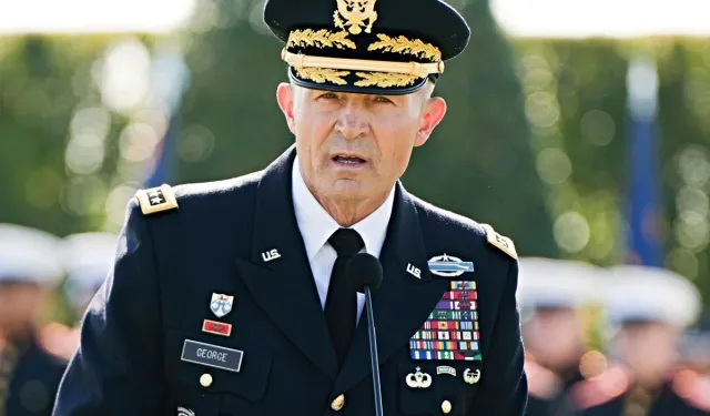 ABD Kara Kuvvetleri’nde Erken Ayrılık: Randy George’un Veda Mesajı Tartışma Yarattı