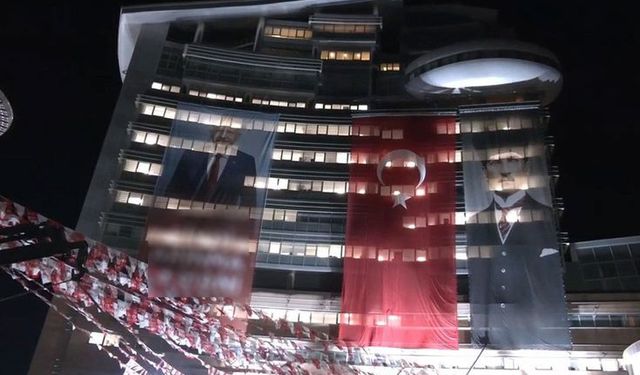 CHP Genel Merkezi'ne Kılıçdaroğlu'nun "Şimdi arınma zamanı" yazılı posteri asıldı