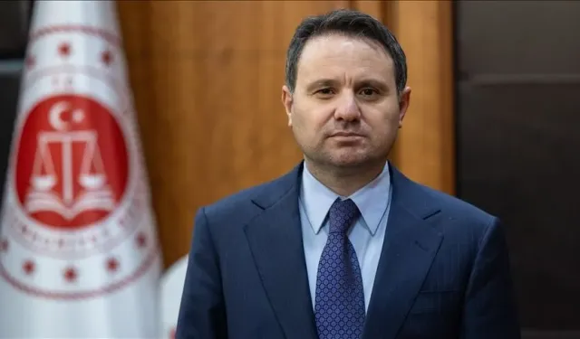Bakan Gürlek'ten 52 orman yangınına ilişkin açıklama