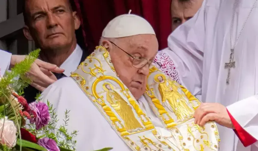 Son dakika...Papa Franciscus hayatını kaybetti!