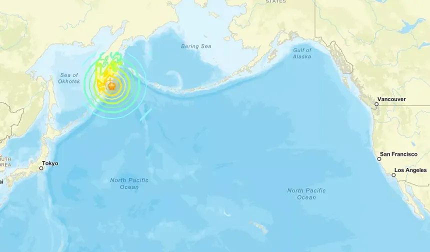 Rusya'da 8.8 büyüklüğünde deprem: Tsunami oluştu
