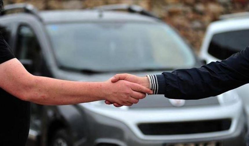 İkinci el otomobilde yeni dönem resmen başladı! Tarihi adım esnafa nefes aldıracak