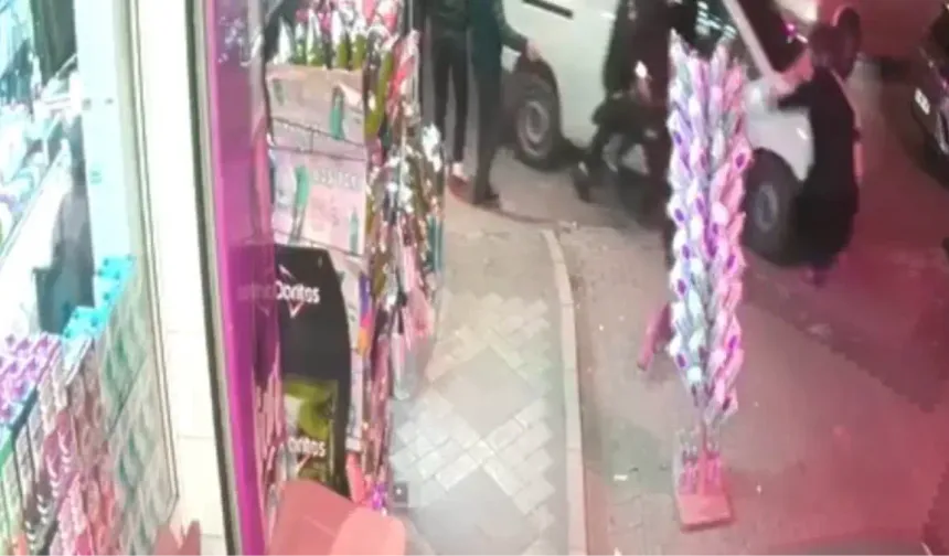 Polisten kaçarken yaşlı kadını ezdiler: Olay anı kamerada