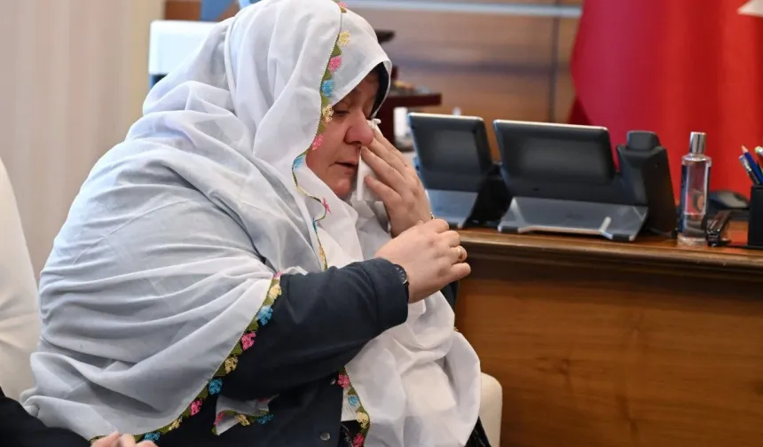 Mihalgazi Belediye Başkanı Zeynep Güneş'in gözyaşları