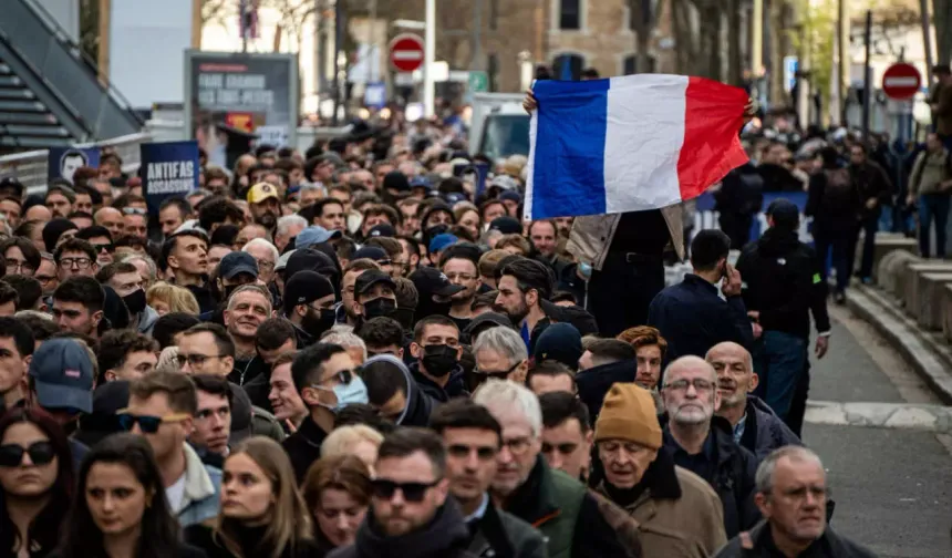 Görülmemiş kriz! Fransa'dan Trump'ın dünürüne kısıtlama