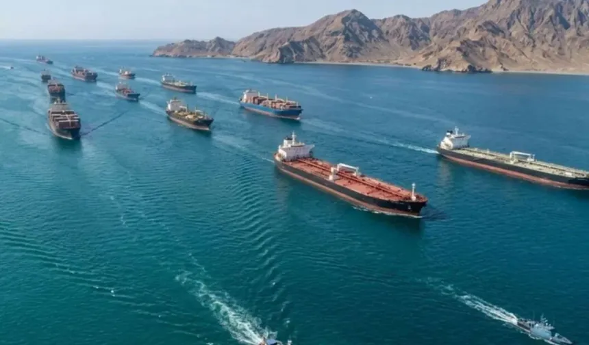 İran, Hürmüz Boğazı'ndan geçmenin ücretini belirledi