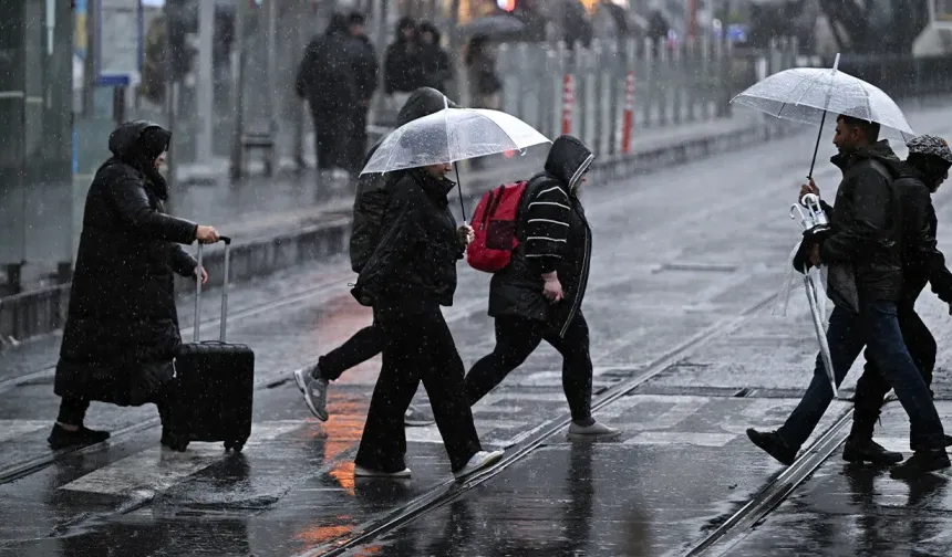 Meteoroloji'den hafta sonu uyarısı: Bahar yağmurları geliyor! İstanbul, Ankara, İzmir...