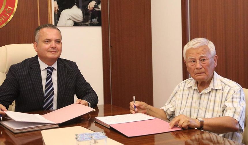 500 milyon TL değerindeki bina ve arsasını Milli Eğitim Bakanlığı'na bağışladı