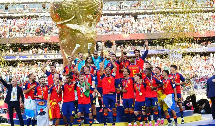 Kupayı İspanya Kaldırdı, Kasayı FIFA Doldurdu