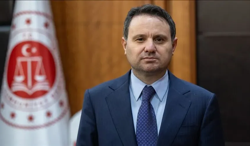 Bakan Gürlek'ten 52 orman yangınına ilişkin açıklama