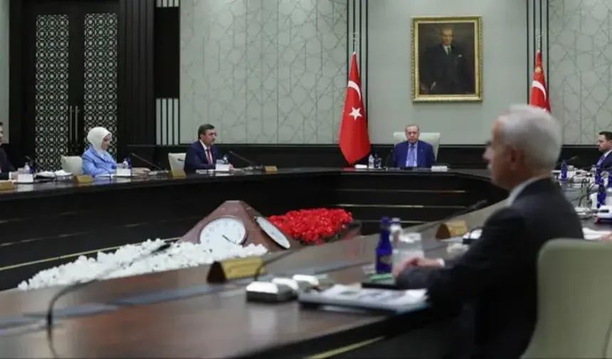 Cumhurbaşkanı Erdoğan liderliğinde kritik toplantı: Masada sıcak başlıklar var
