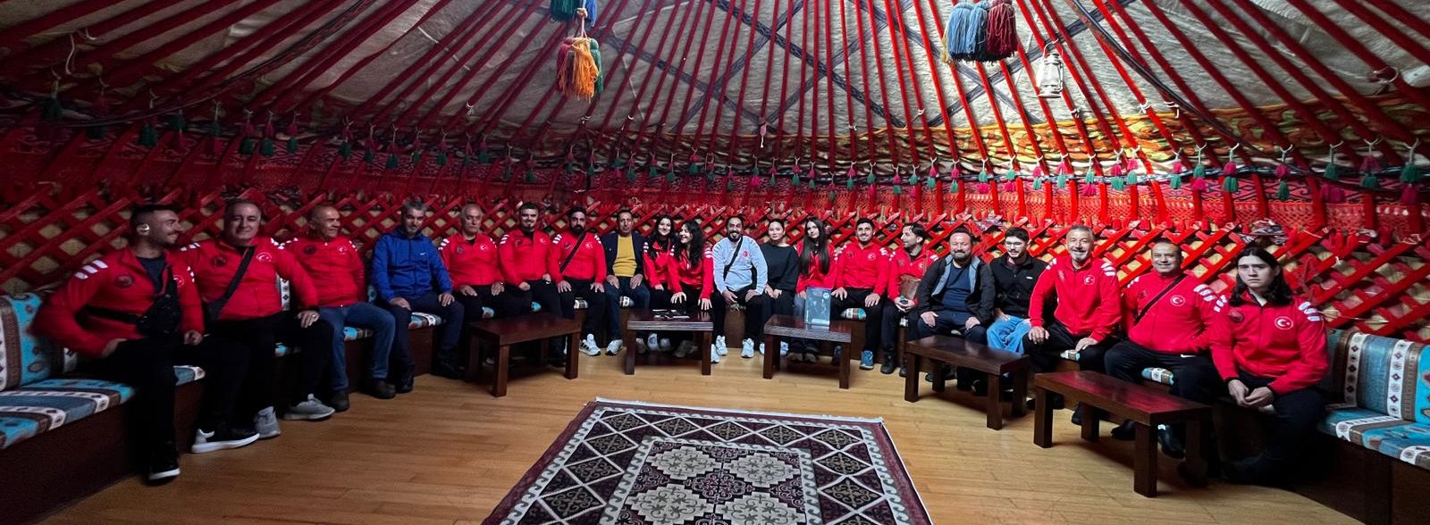 TÜRK MÜCADELE SANATLARI 2. KURULTAYI İSTANBUL’DA TÜRK OBA ÇADIRINDA GERÇEKLEŞTİRİLDİ